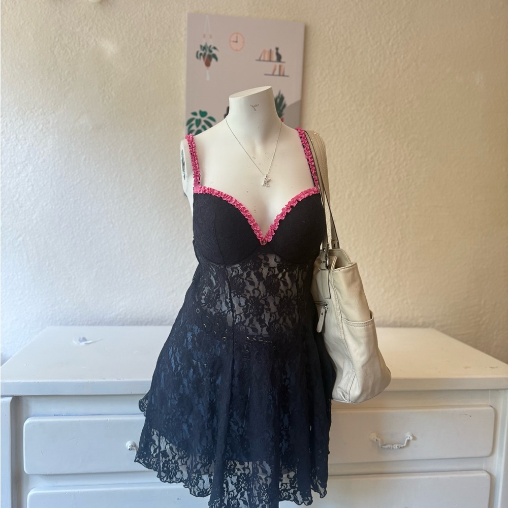 American Vintage Black and Pink Lace Chemise